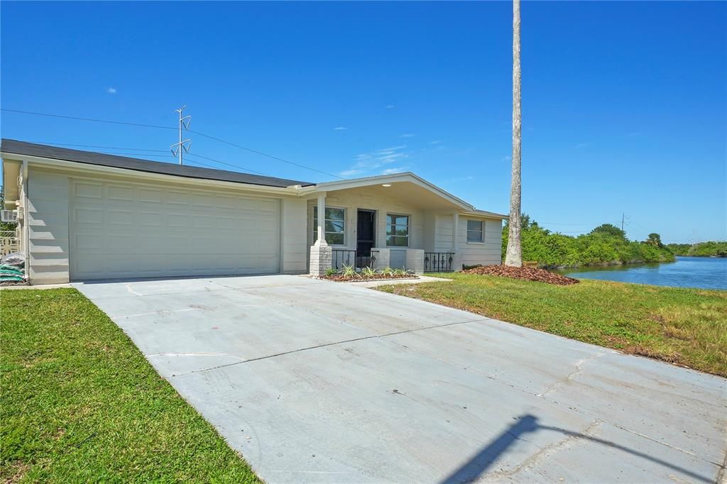 Recently Sold: $300,000 (3 beds, 2 baths, 1267 Square Feet)