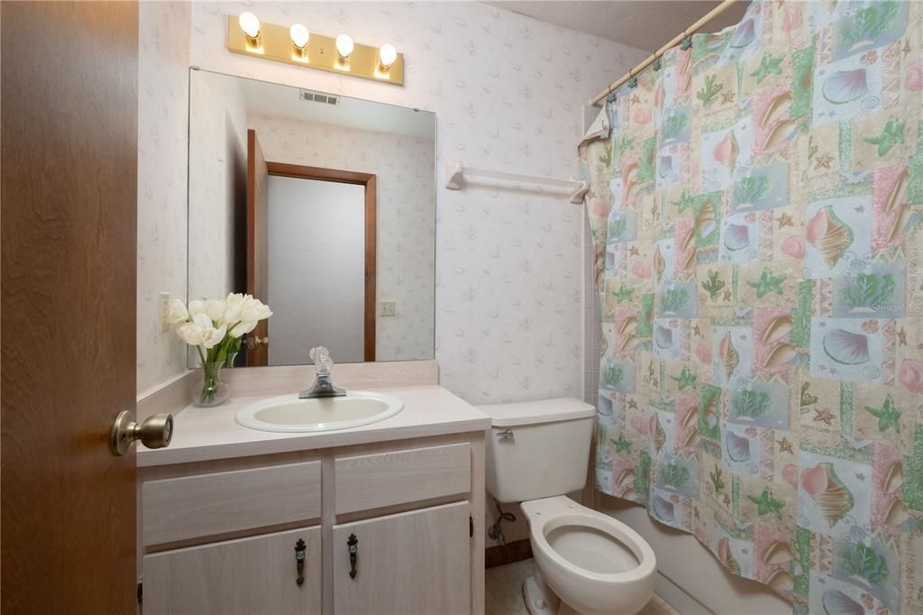 最近售出: $250,000 (2 贝兹, 2 浴室, 1647 平方英尺)