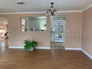 Recently Rented: $2,300 (2 beds, 1 baths, 1255 Square Feet)