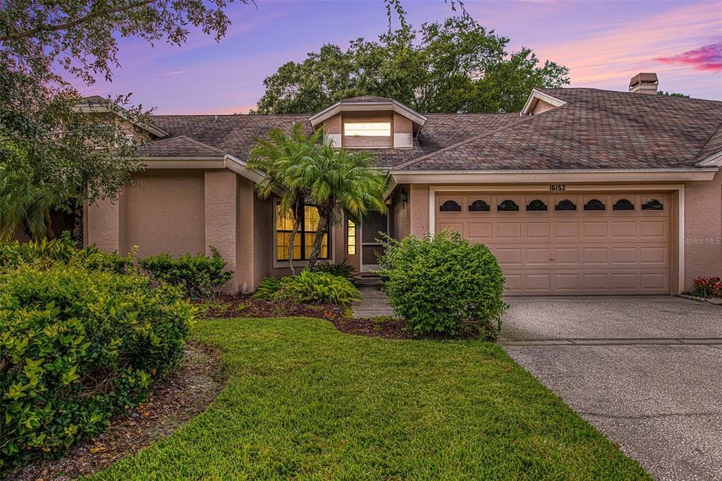 Recently Sold: $399,000 (2 beds, 2 baths, 1422 Square Feet)