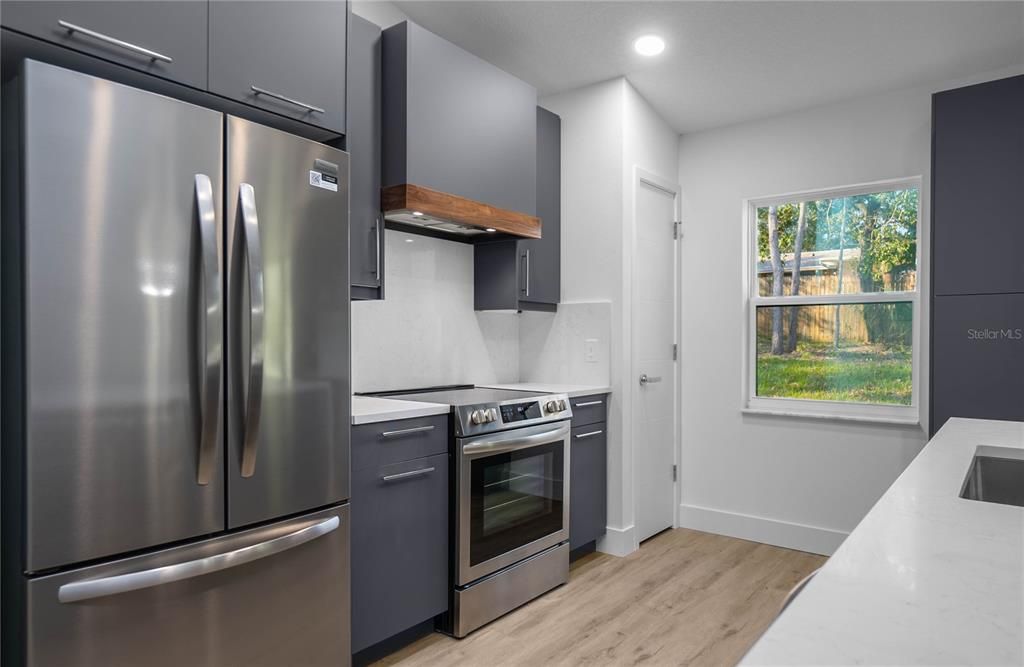 Active With Contract: $295,000 (3 beds, 2 baths, 1424 Square Feet)