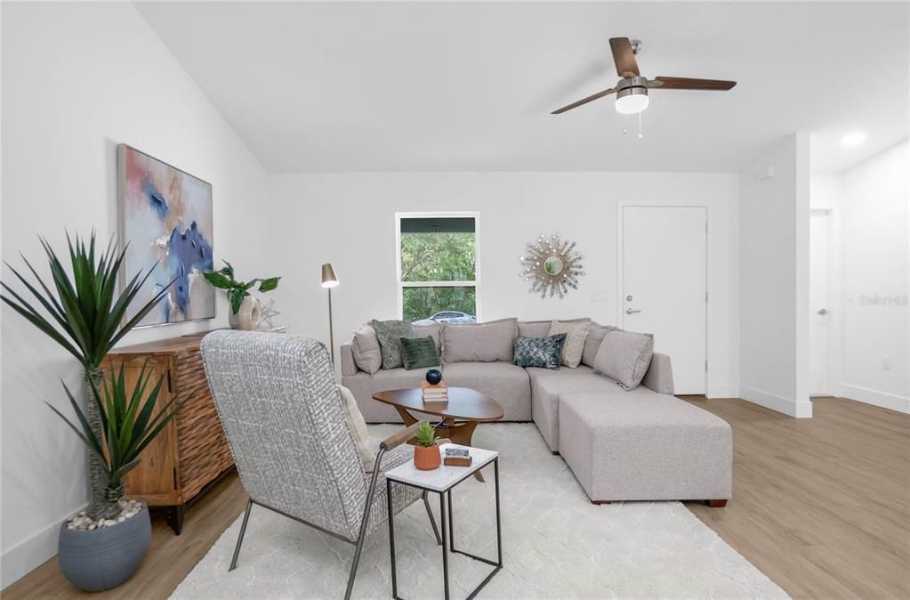 Active With Contract: $295,000 (3 beds, 2 baths, 1424 Square Feet)