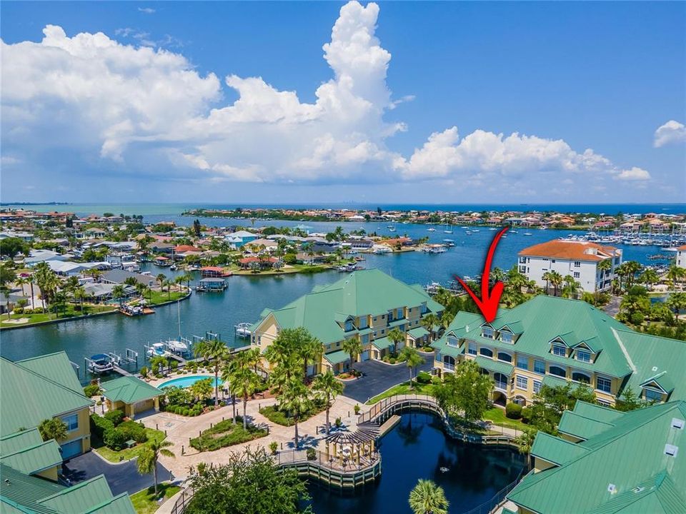 Recently Sold: $597,000 (3 beds, 3 baths, 2488 Square Feet)