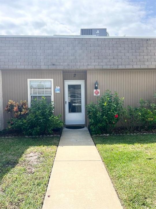 Recently Sold: $139,900 (1 beds, 1 baths, 635 Square Feet)