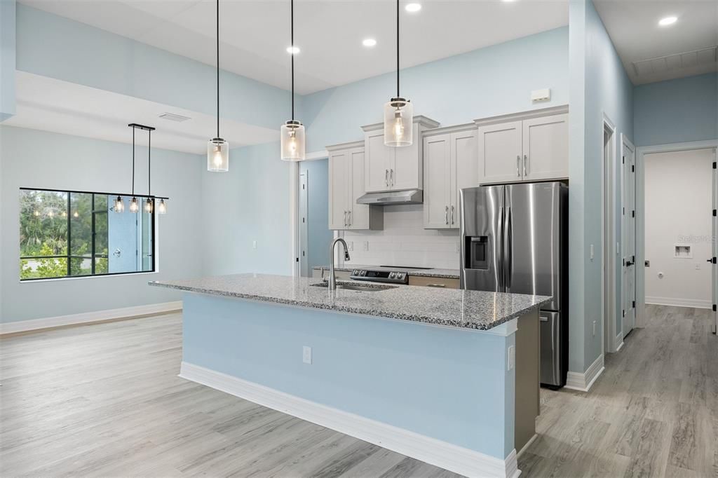 Active With Contract: $550,000 (3 beds, 3 baths, 2021 Square Feet)