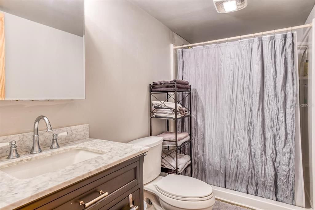 Recently Sold: $1,190,000 (2 beds, 1 baths, 952 Square Feet)