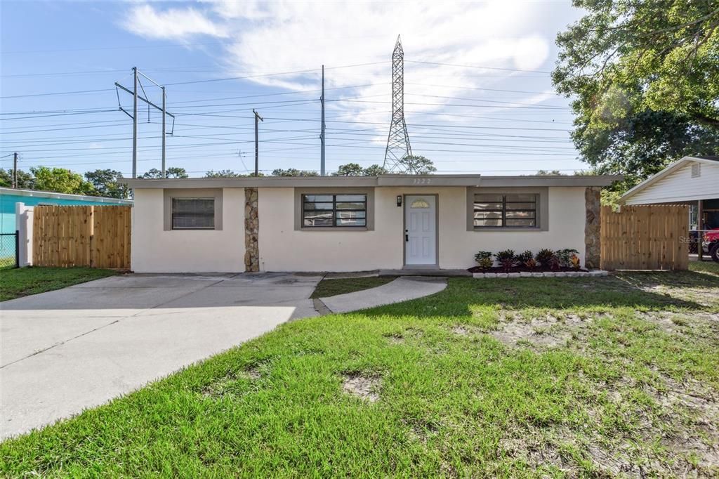 Recently Sold: $289,900 (3 beds, 2 baths, 1012 Square Feet)