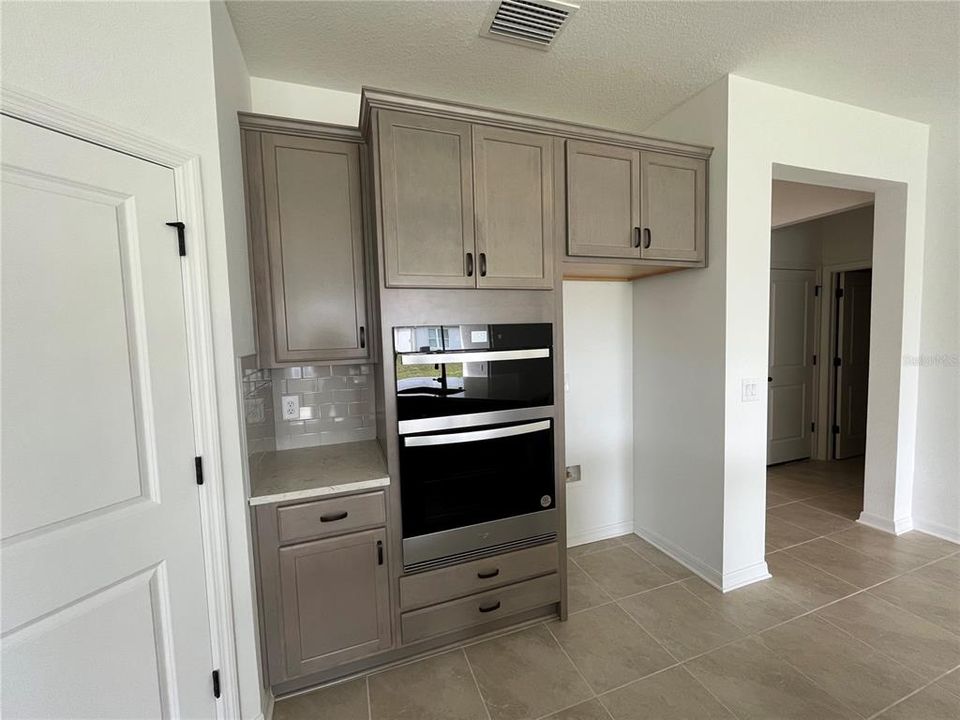 Active With Contract: $345,900 (2 beds, 2 baths, 1698 Square Feet)