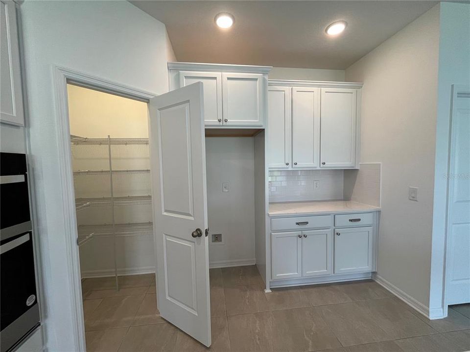 Active With Contract: $369,900 (2 beds, 2 baths, 1976 Square Feet)