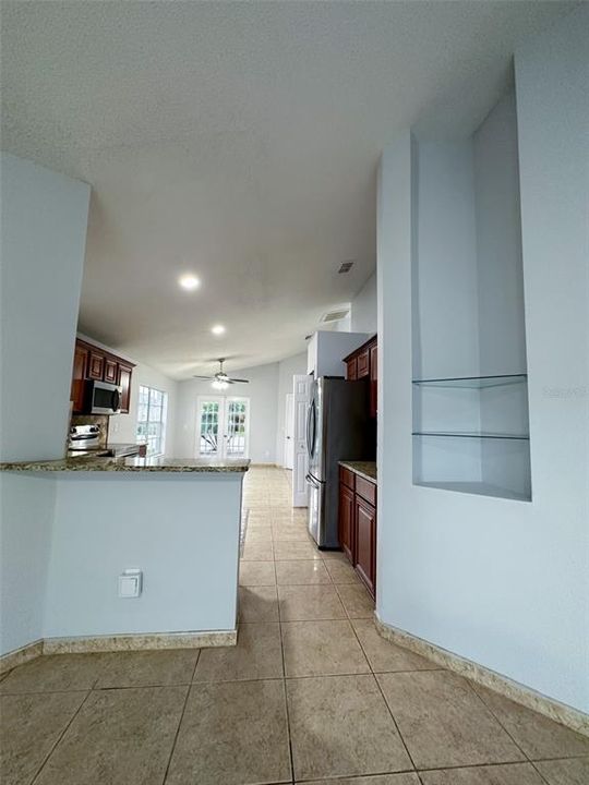 Vendido Recientemente: $349,900 (3 camas, 2 baños, 1264 Pies cuadrados)