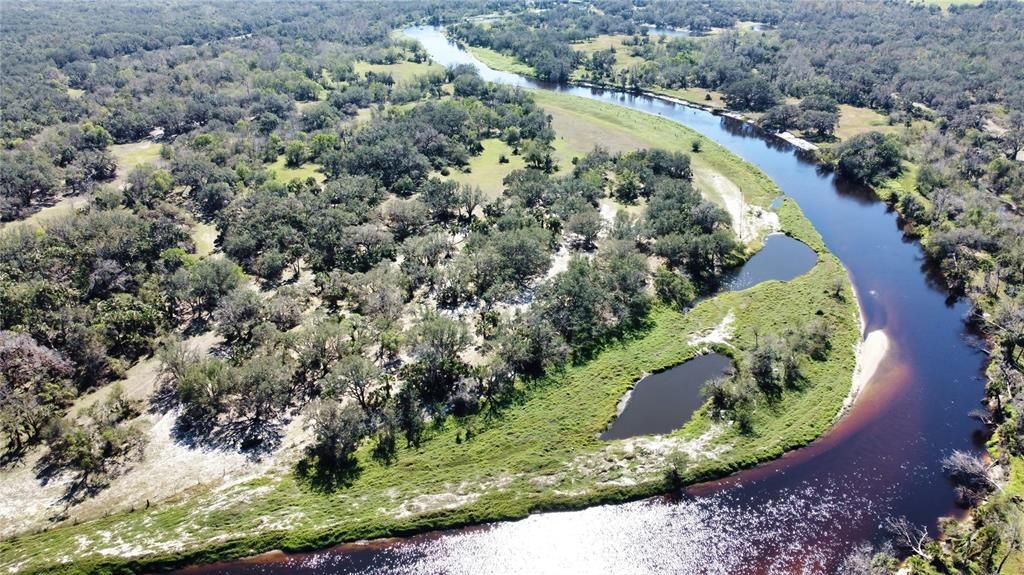 7,200 feet of river frontage