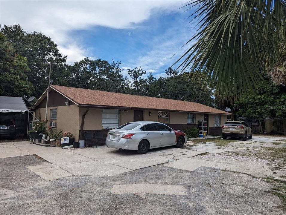 Recently Sold: $320,000 (6 beds, 0 baths, 1952 Square Feet)