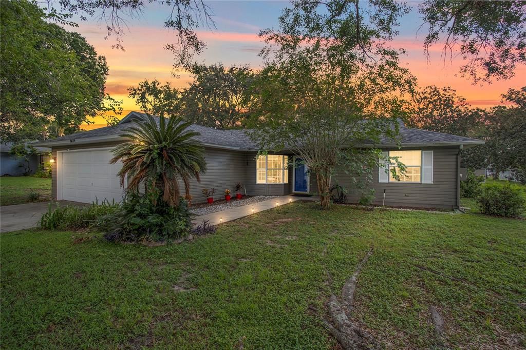 Recently Sold: $310,000 (3 beds, 2 baths, 1269 Square Feet)