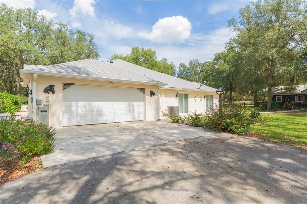 Recently Sold: $749,900 (4 beds, 3 baths, 2169 Square Feet)