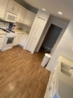 Recently Rented: $2,700 (2 beds, 2 baths, 1746 Square Feet)
