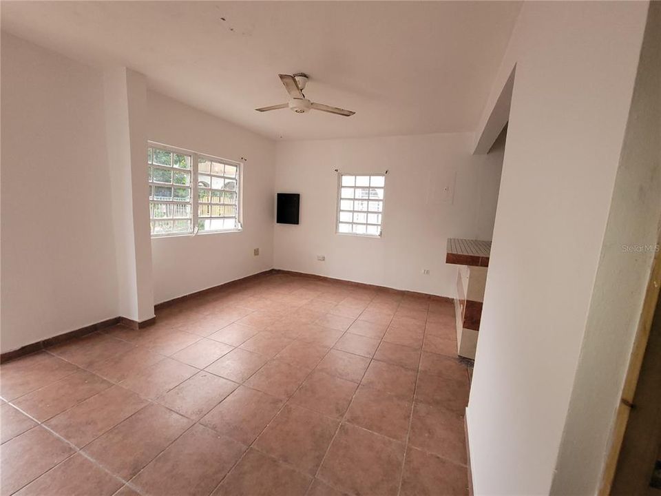 Vendido Recientemente: $95,000 (2 camas, 1 baños, 780 Pies cuadrados)