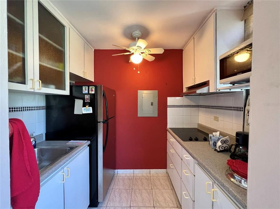 Recently Sold: $250,000 (1 beds, 1 baths, 535.92 Square Feet)