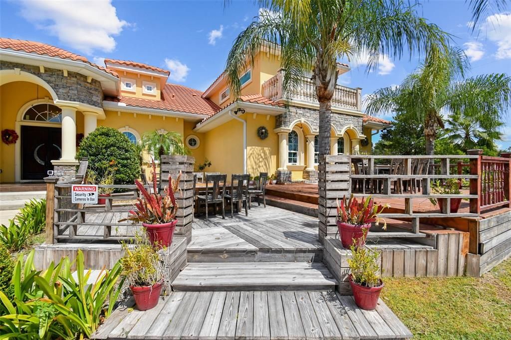 Recently Sold: $1,050,000 (5 beds, 5 baths, 5148 Square Feet)