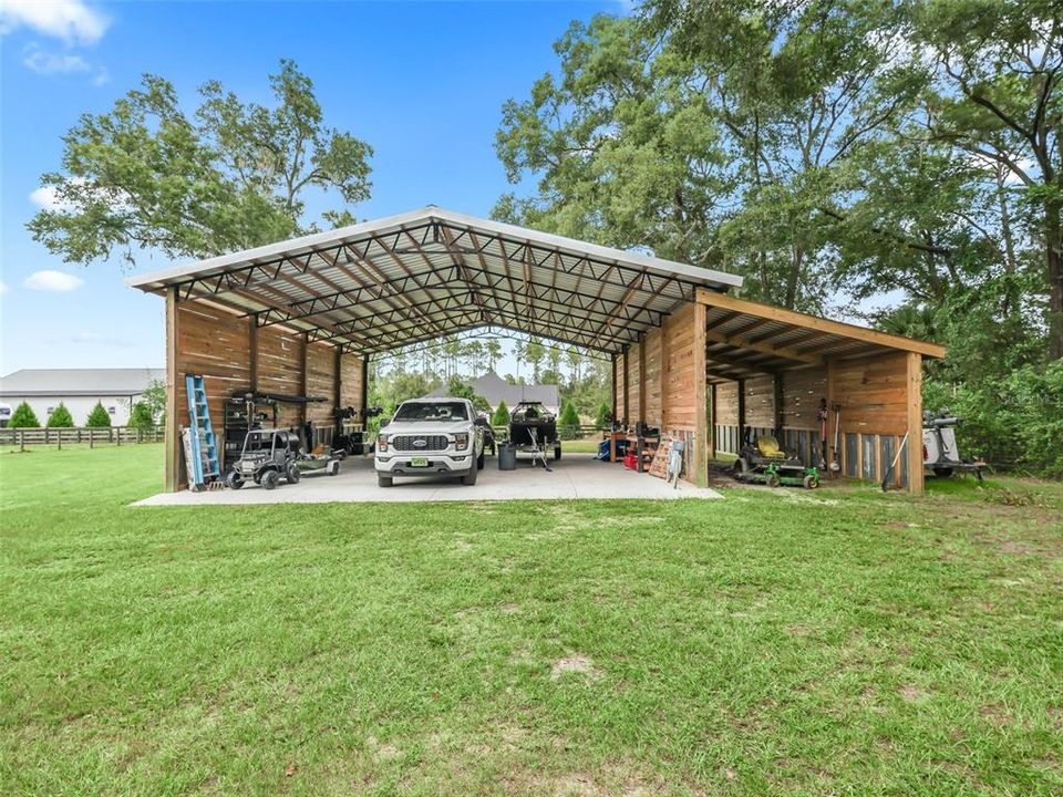 For Sale: $1,500,000 (4 beds, 2 baths, 3072 Square Feet)