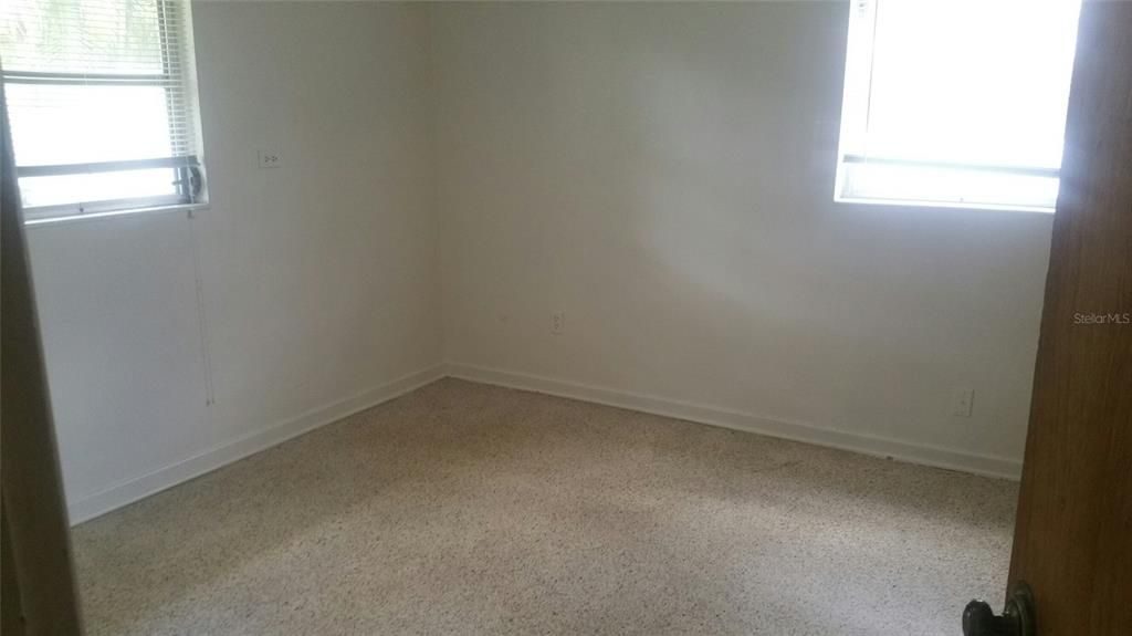 Recently Rented: $1,100 (2 beds, 1 baths, 1098 Square Feet)