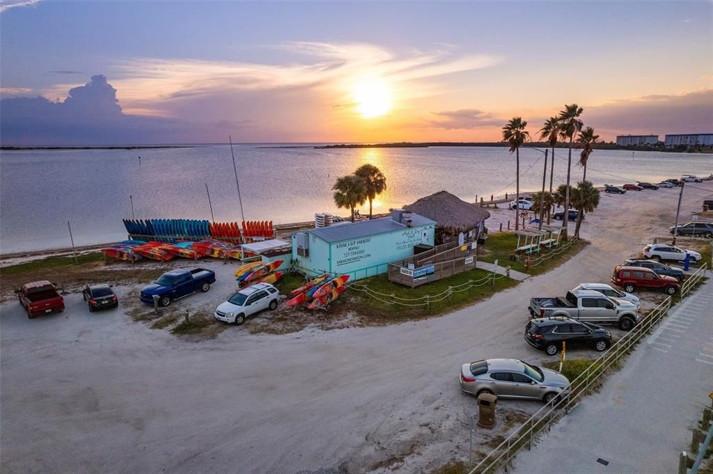 Bar & Grill right on the beach