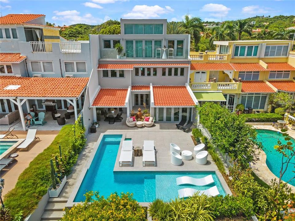 Recently Sold: $1,795,000 (4 beds, 3 baths, 2800 Square Feet)