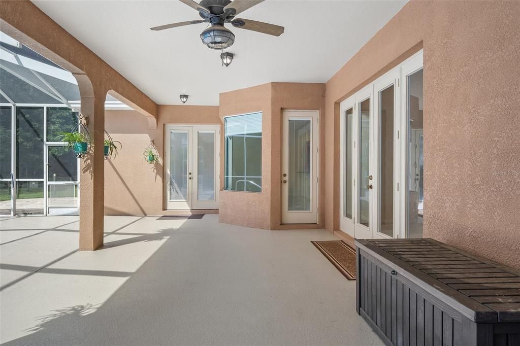 Recently Sold: $925,000 (4 beds, 3 baths, 3128 Square Feet)