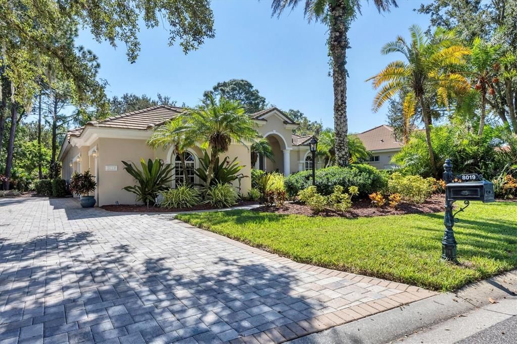 Recently Sold: $1,275,000 (4 beds, 3 baths, 3106 Square Feet)