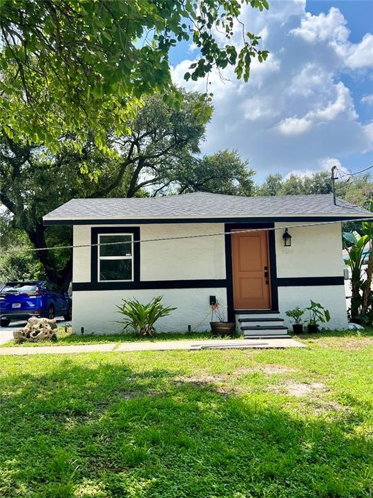 Recently Sold: $290,000 (3 beds, 1 baths, 924 Square Feet)