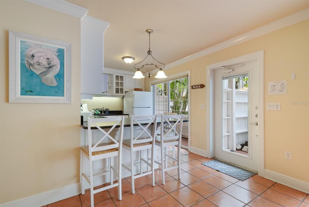 For Sale: $649,000 (2 beds, 1 baths, 675 Square Feet)