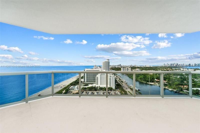 Recently Sold: $1,750,000 (2 beds, 2 baths, 1550 Square Feet)
