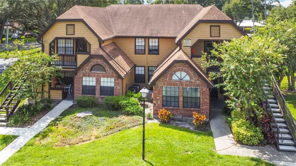 Recently Sold: $200,000 (2 beds, 2 baths, 893 Square Feet)