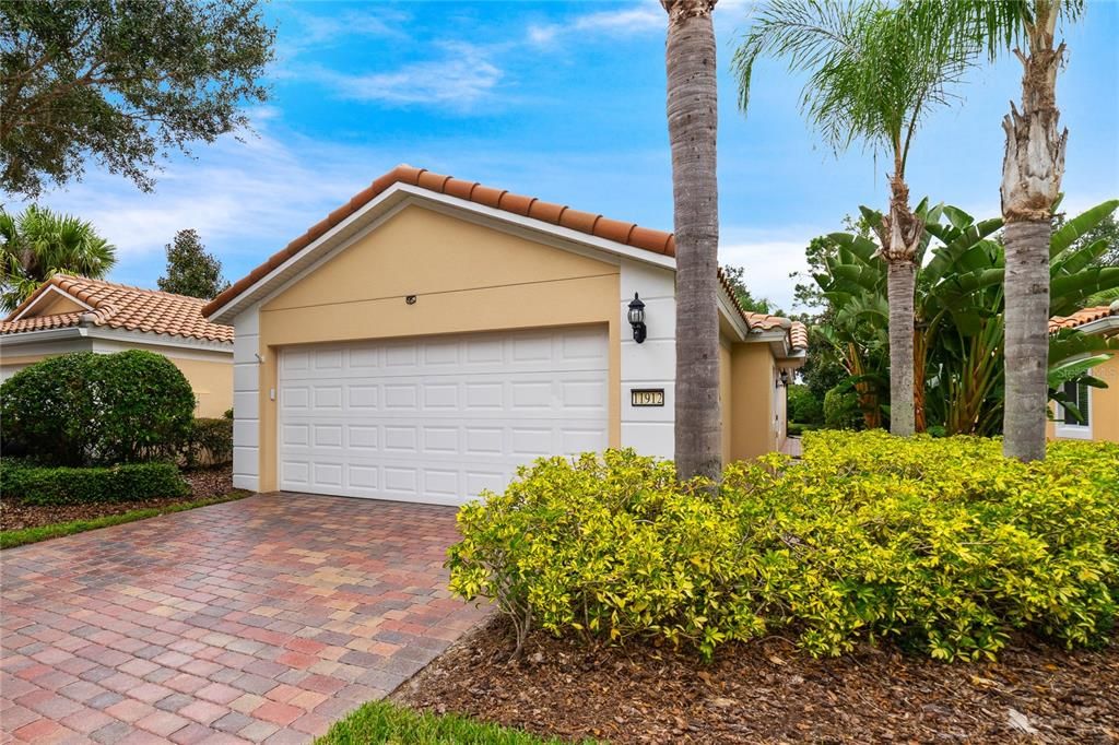 Recently Sold: $440,000 (3 beds, 2 baths, 1554 Square Feet)