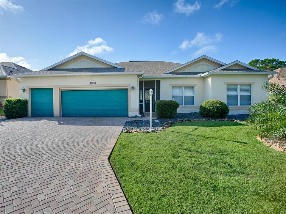 Recently Sold: $320,000 (2 beds, 2 baths, 1886 Square Feet)