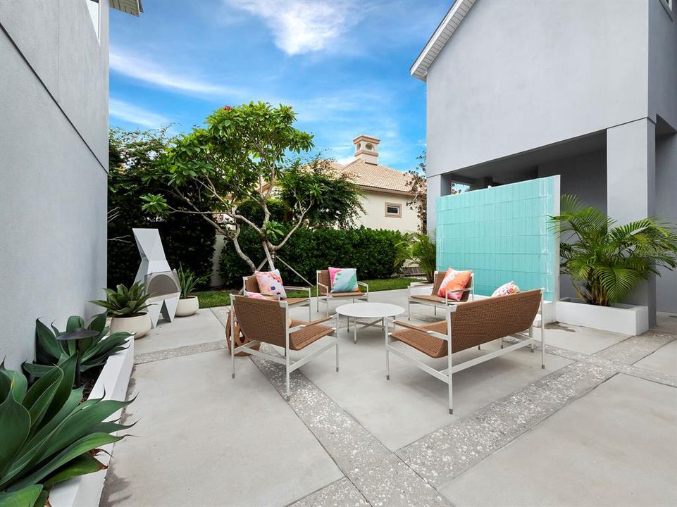 Recently Sold: $7,000,000 (5 beds, 4 baths, 3332 Square Feet)