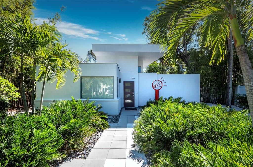 Recently Sold: $1,295,000 (3 beds, 2 baths, 1839 Square Feet)