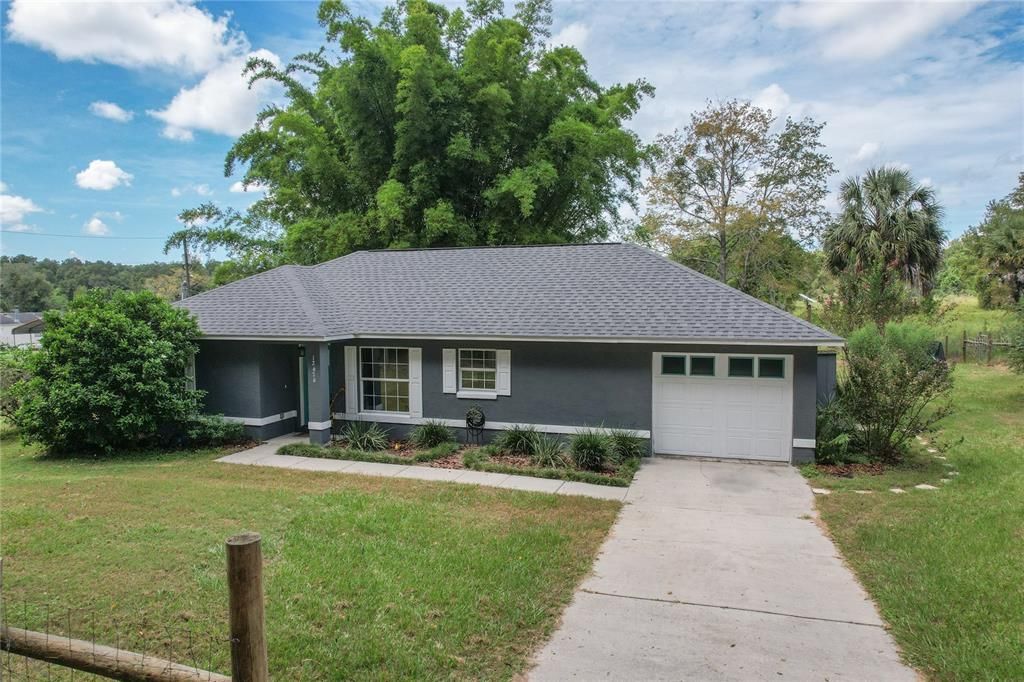 Recently Sold: $250,000 (3 beds, 2 baths, 1276 Square Feet)