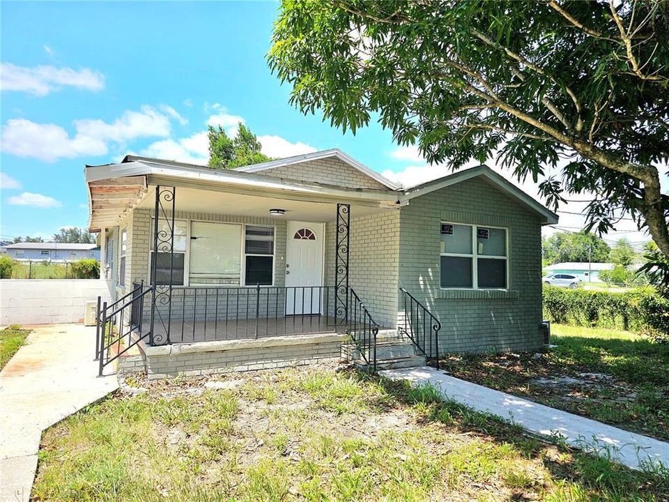 Recently Sold: $150,000 (3 beds, 1 baths, 996 Square Feet)
