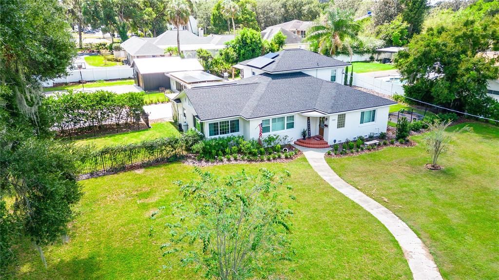 Recently Sold: $699,999 (4 beds, 3 baths, 2480 Square Feet)