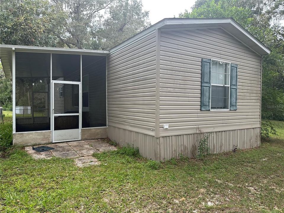 Recently Sold: $89,900 (2 beds, 2 baths, 1088 Square Feet)