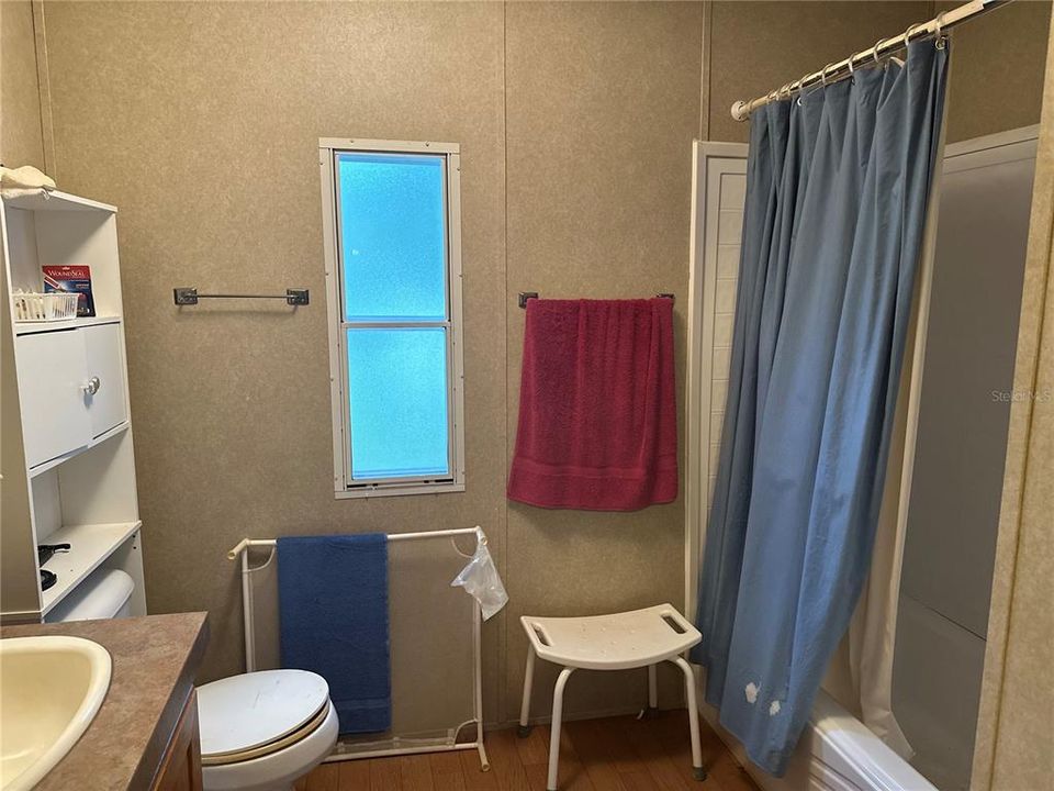 Vendido Recientemente: $89,900 (2 camas, 2 baños, 1088 Pies cuadrados)