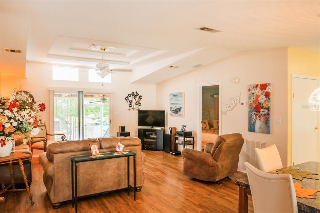 Recently Sold: $515,000 (3 beds, 2 baths, 1512 Square Feet)