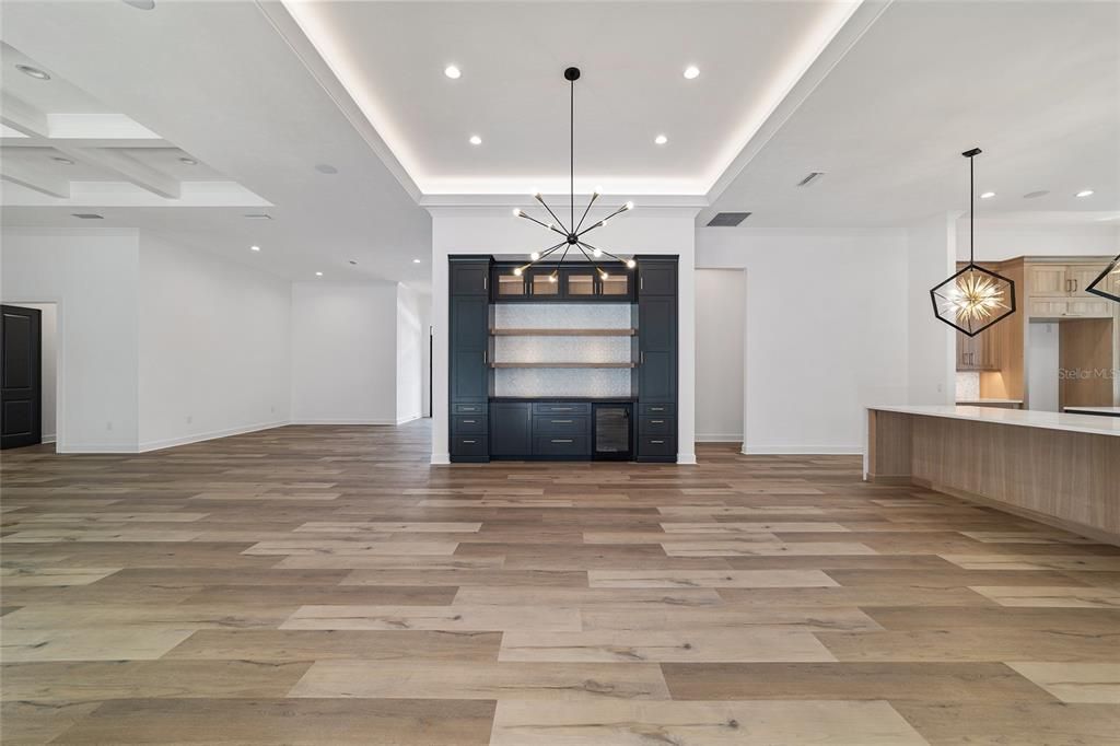 LOOKING TOWARDS BUILT-INS IN DINING AREA