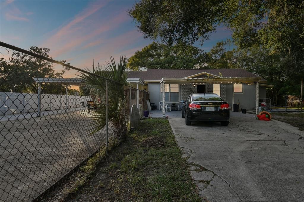 Recently Sold: $575,000 (8 beds, 6 baths, 3670 Square Feet)