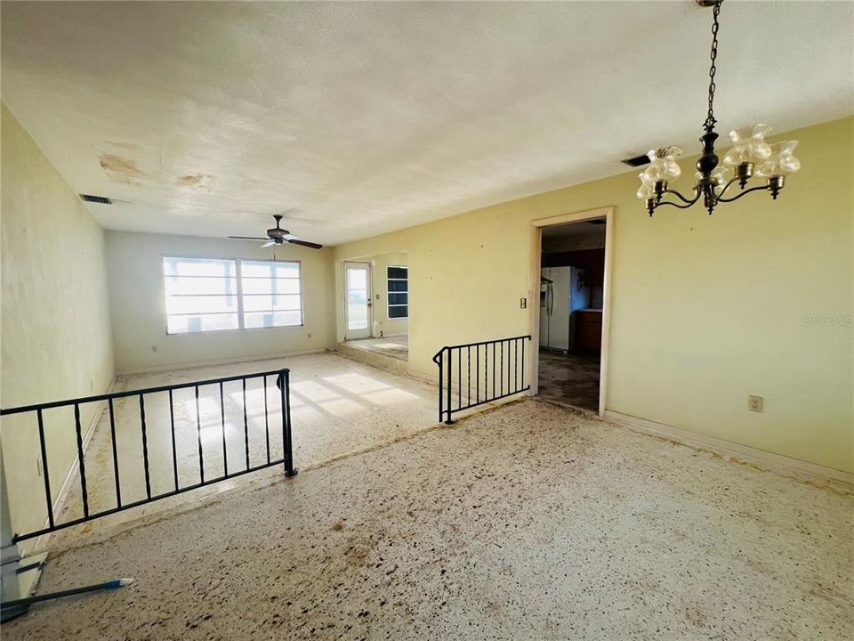 Vendido Recientemente: $1,900,000 (3 camas, 3 baños, 1754 Pies cuadrados)