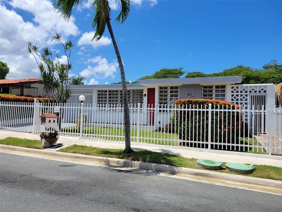 Recently Sold: $298,000 (3 beds, 2 baths, 1900 Square Feet)