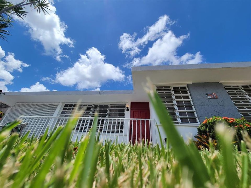 Vendido Recientemente: $298,000 (3 camas, 2 baños, 1900 Pies cuadrados)