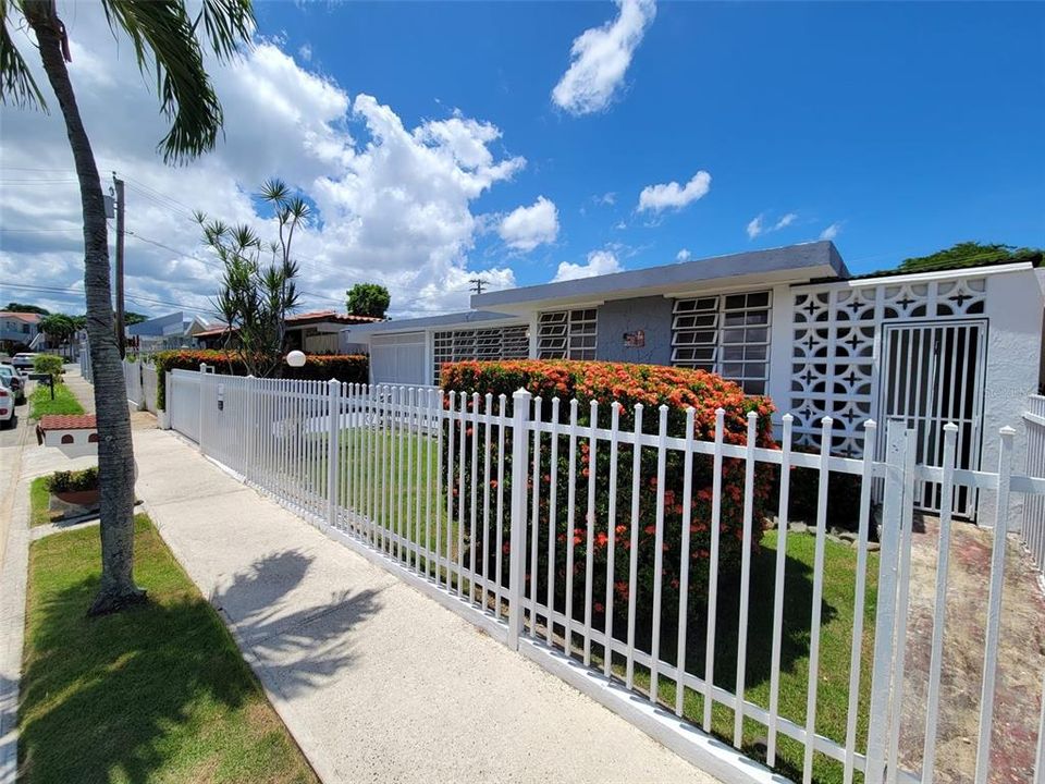 Recently Sold: $298,000 (3 beds, 2 baths, 1900 Square Feet)