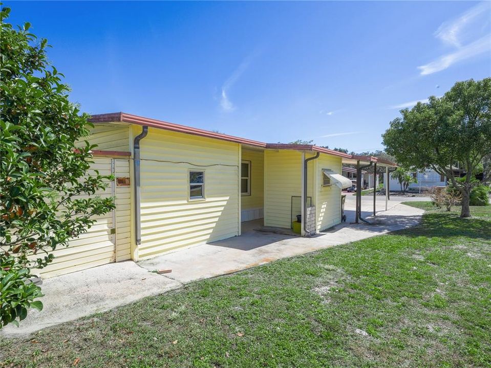 For Sale: $125,000 (2 beds, 2 baths, 1092 Square Feet)