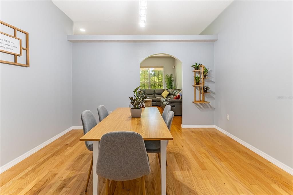 Dining room towards livingroom